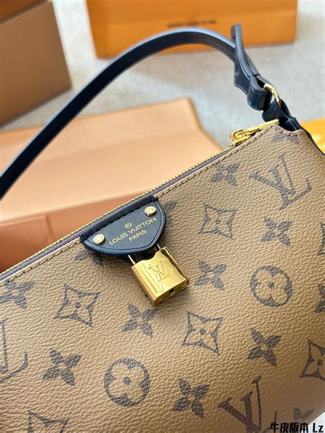 tarjetero lv|Pochette Tirette Monogram .